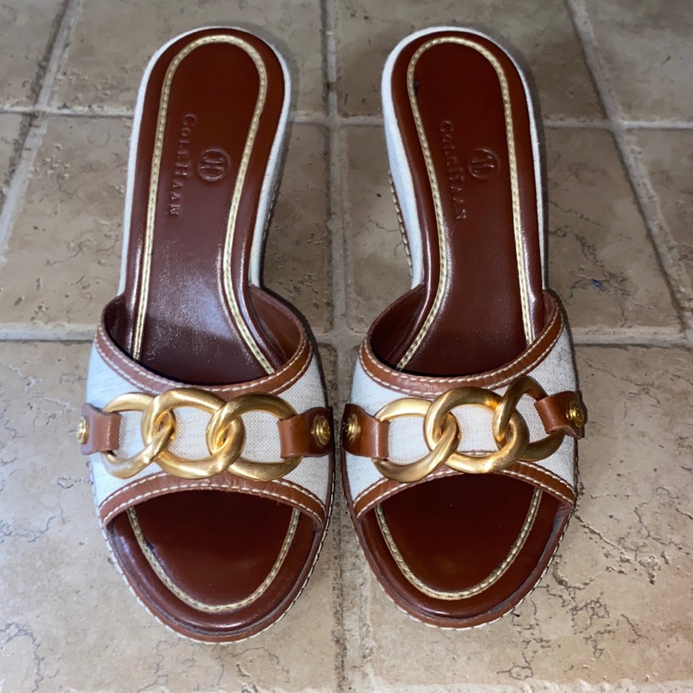 COLE HAAN- Kina Wedge Gold Chain on Ivory Canvas Brown Leather Heel Sandal